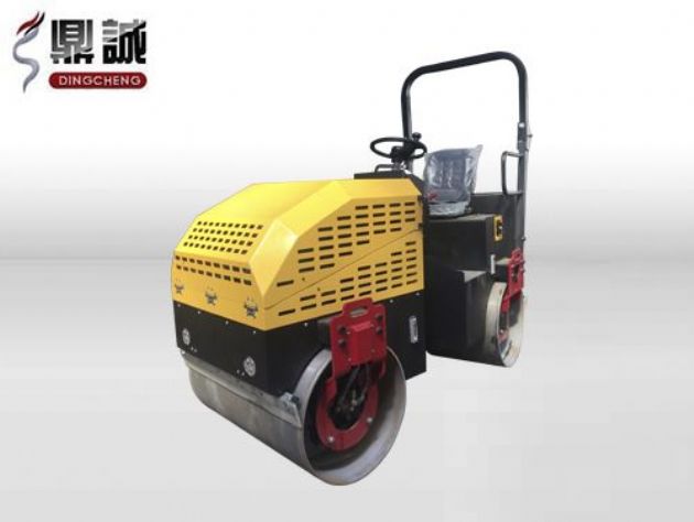 點(diǎn)擊查看詳細(xì)信息<br>標(biāo)題：2.5噸全液壓座駕式振動(dòng)壓路機(jī) 閱讀次數(shù)：14942