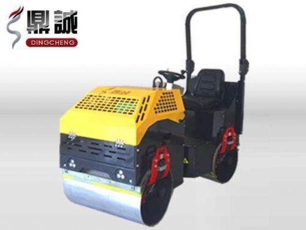 點(diǎn)擊查看詳細(xì)信息<br>標(biāo)題：1噸全液壓振動(dòng)壓路機(jī) 閱讀次數(shù)：14682